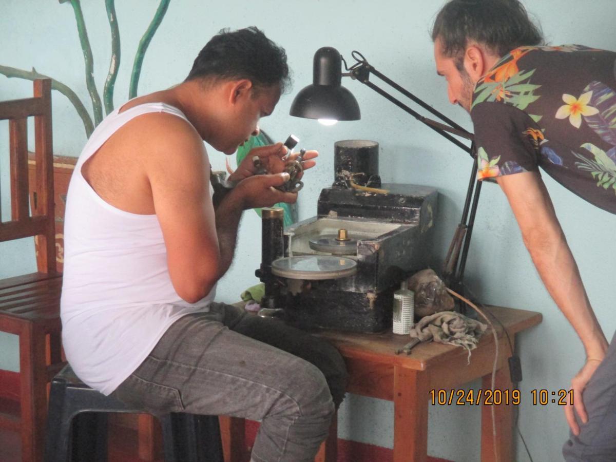 فندق Rathna Gems Halt راتنابورا المظهر الخارجي الصورة